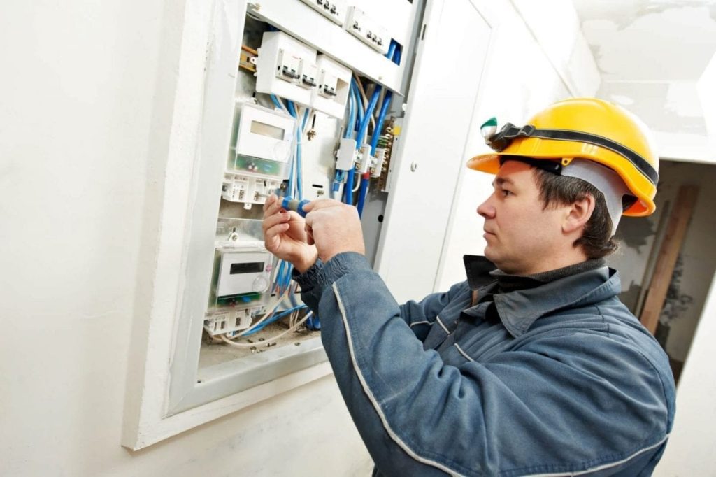 North Shore Sydney Electrician on Work